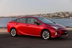 Toyota Prius 2016 года